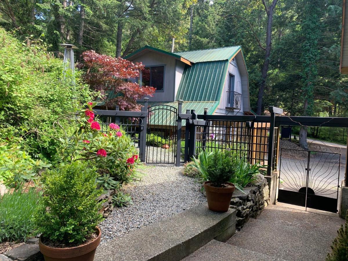 Salt Spring Carriage House B&B Ganges Exterior foto